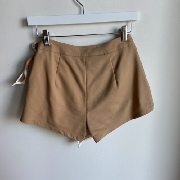 Superdown Contrast Wrap Skort - Picture 8 of 10